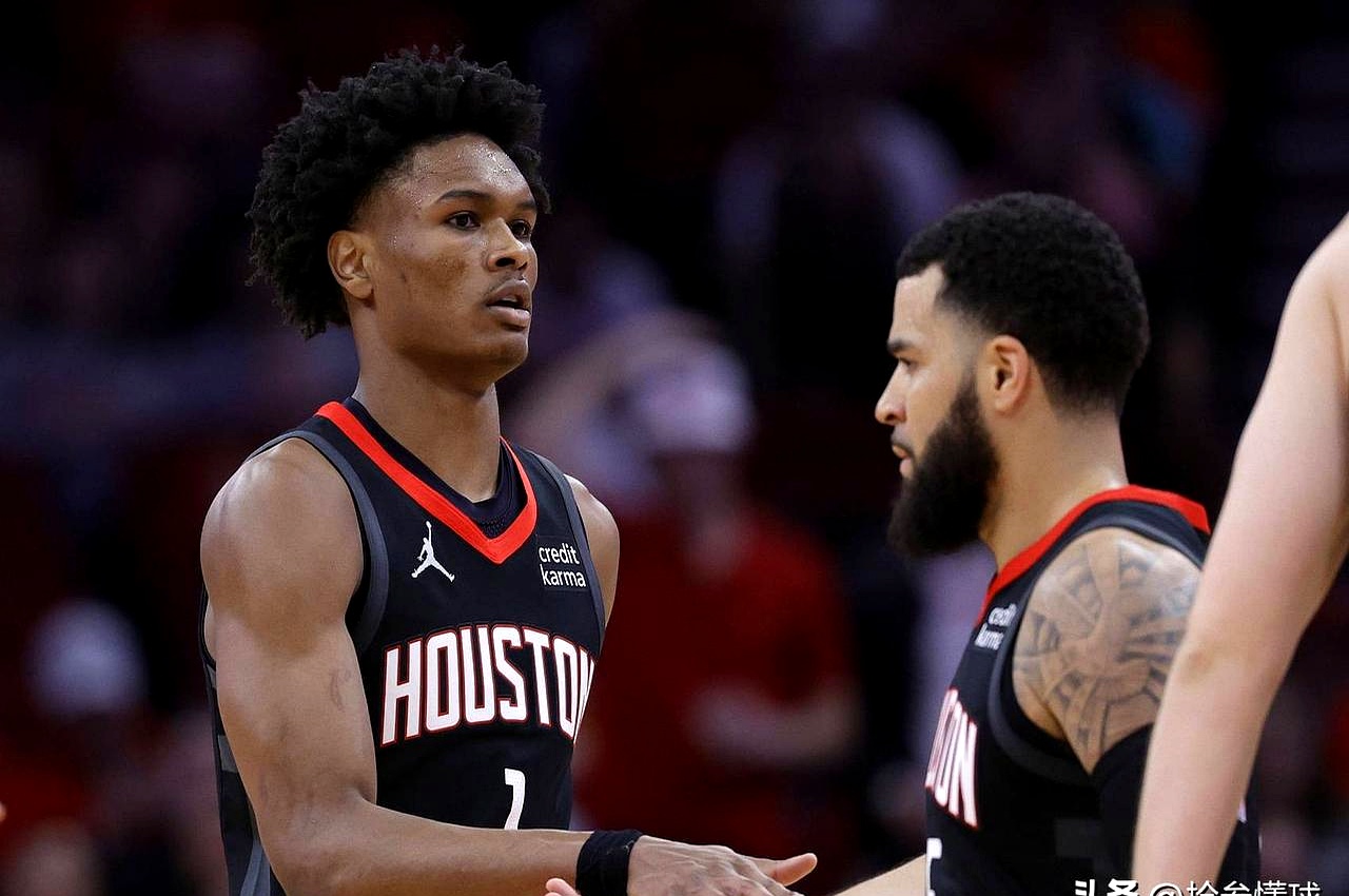 包含火箭主帅遭解雇，球队管理层宣布全新计划的词条